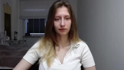 L U N A  online show from 09/15/25, 05:40