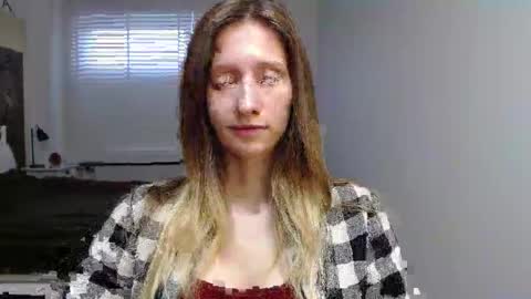 L U N A  online show from 10/03/25, 05:37