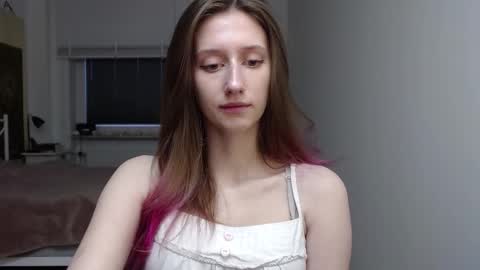 L U N A  online show from 11/24/25, 06:46