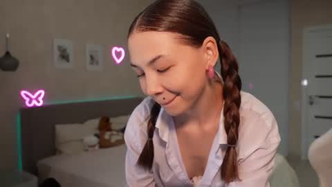 Snapshot of luna_yung chatting on 07/02/26, 05:52 Sweet Luna online show from 07/02/26, 05:52
