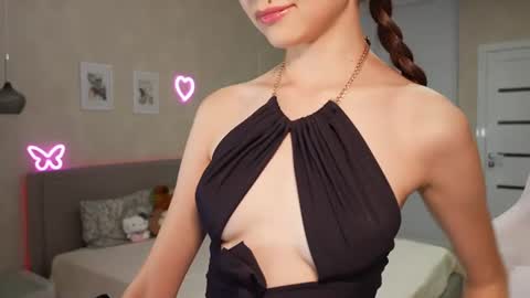 Snapshot of luna_yung chatting on 07/12/26, 05:04 Sweet Luna online show from 07/12/26, 05:04