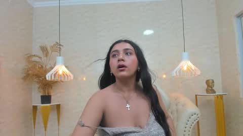 Luna Abril  online show from 03/05/26, 04:19