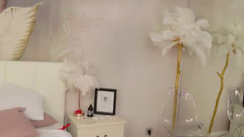 Luna online show from 03/02/26, 07:15