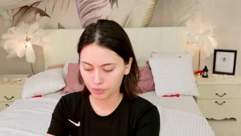 Luna online show from 03/29/26, 02:06