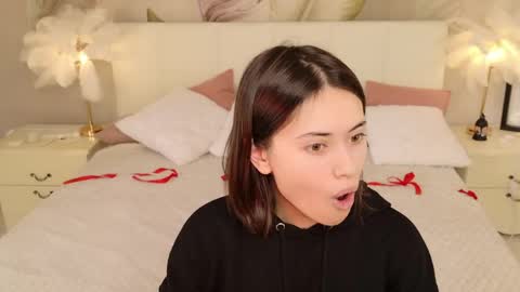 Luna online show from 04/13/26, 02:22