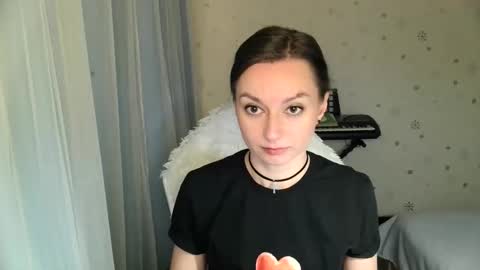 lunaa_bluee online show from 11/08/25, 08:40