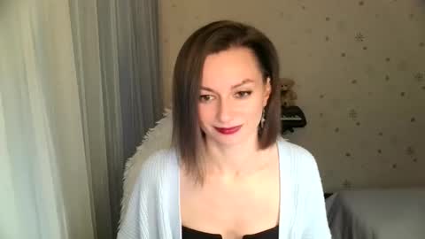 lunaa_bluee online show from 11/24/25, 09:14