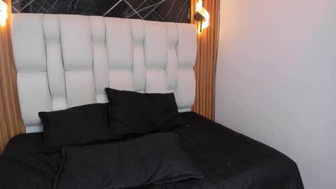 Luna online show from 02/13/26, 05:42