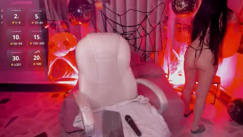 Luna  online show from 10/18/25, 08:09