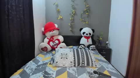 Snapshot of lunaa_mayerr chatting on 02/22/25, 10:52 lunaa mayer online show from 02/22/25, 10:52