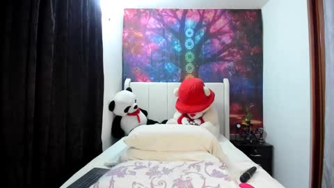 Snapshot of lunaa_mayerr chatting on 10/01/25, 01:44 lunaa mayer online show from 10/01/25, 01:44