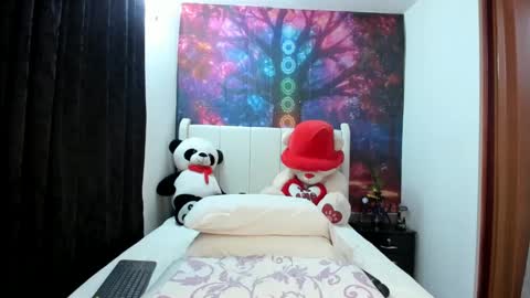 Snapshot of lunaa_mayerr chatting on 10/04/25, 01:03 lunaa mayer online show from 10/04/25, 01:03