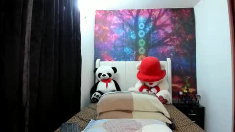 Snapshot of lunaa_mayerr chatting on 11/08/25, 01:06 lunaa mayer online show from 11/08/25, 01:06