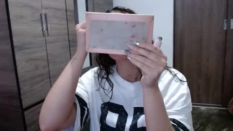 lunaa_sub online show from 02/09/26, 04:44