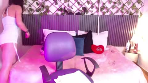 lunaaa_07 online show from 04/24/26, 02:14