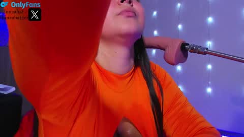 Snapshot of lunaahatzel chatting on 01/30/25, 03:08 Luna Hatzel online show from 01/30/25, 03:08