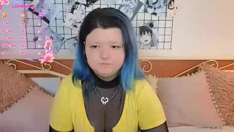 Snapshot of lunaar_ chatting on 05/09/26, 06:40 Luna online show from 05/09/26, 06:40