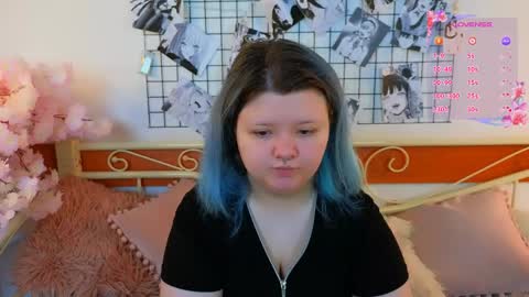 Snapshot of lunaar_ chatting on 05/20/26, 05:46 Luna online show from 05/20/26, 05:46