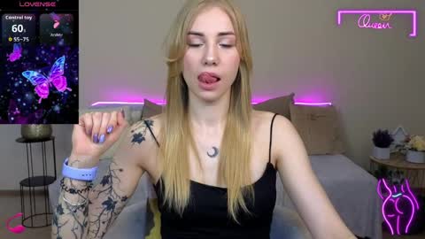 Snapshot of lunabelli chatting on 05/17/26, 06:44 LunaBelli online show from 05/17/26, 06:44