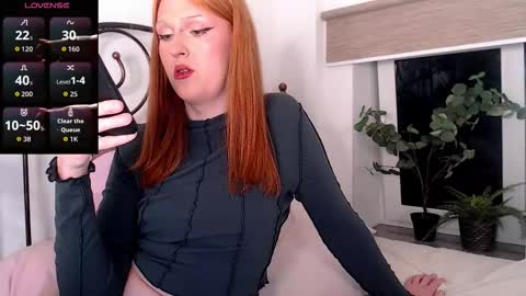 Luna give me a thumbs up please online show from 02/01/26, 11:14