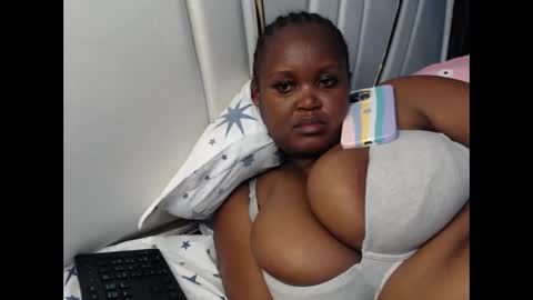 lunabloom01 online show from 10/08/25, 06:05