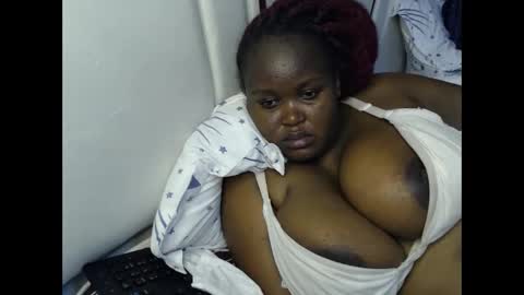 lunabloom01 online show from 01/17/26, 09:29