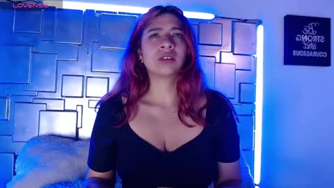 lunabloom2 online show from 02/11/26, 05:51