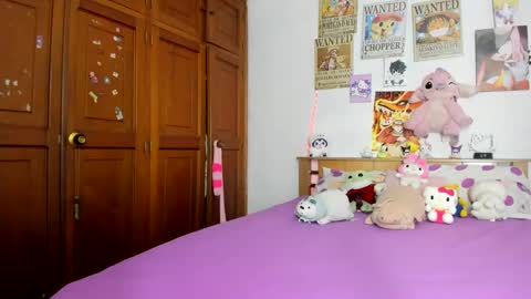 lunacristal_moon online show from 10/15/25, 08:36