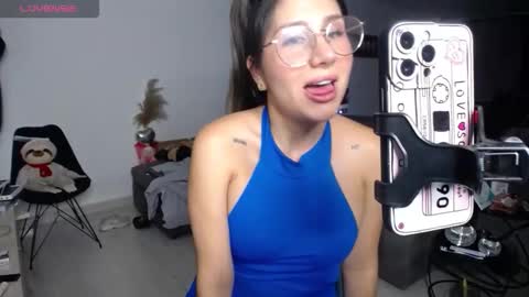 Snapshot of lunagardners chatting on 12/18/25, 03:45 lunagardners online show from 12/18/25, 03:45