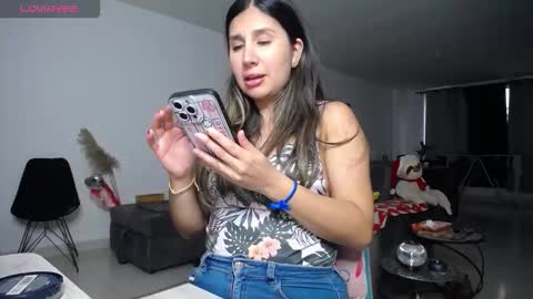 Snapshot of lunagardners chatting on 01/05/26, 10:24 lunagardners online show from 01/05/26, 10:24