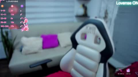 Luna online show from 04/15/26, 01:45