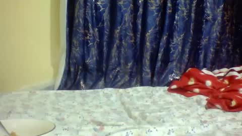 lunah_kitty online show from 04/17/26, 12:30