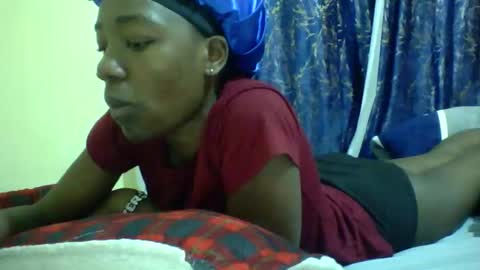 lunah_kitty online show from 05/16/26, 12:15