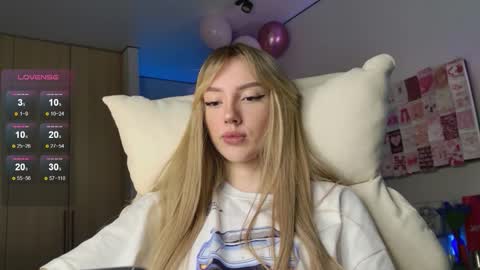 Luna online show from 11/25/25, 11:16