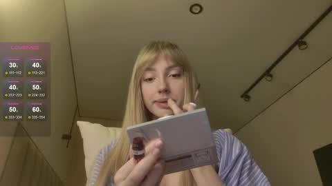 Luna online show from 04/06/26, 01:03