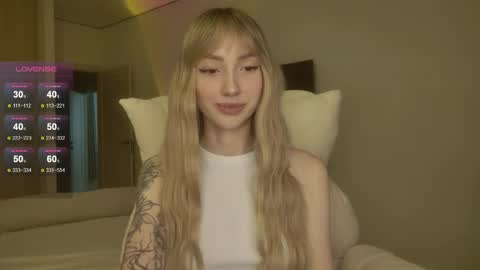 Luna online show from 04/28/26, 12:53