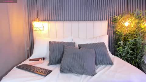 Luna  online show from 02/07/26, 10:08