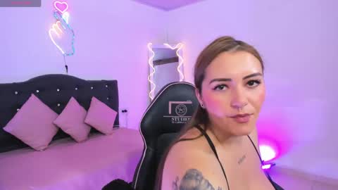 LUNA KITTY  online show from 04/21/26, 11:38