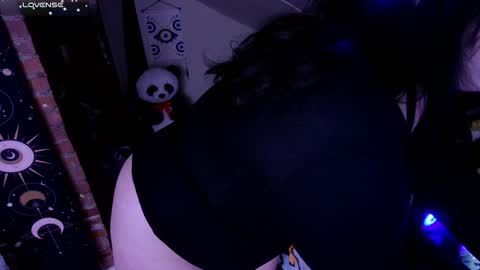 Luna online show from 01/22/25, 06:10