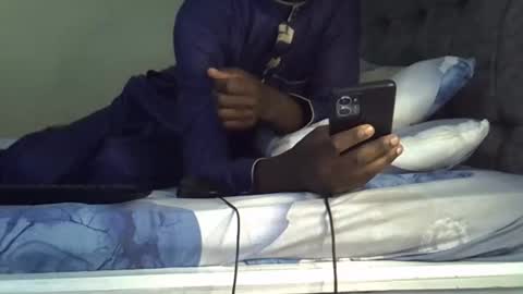 Snapshot of lunalove22_ chatting on 04/26/26, 03:37 lunalove22_ online show from 04/26/26, 03:37