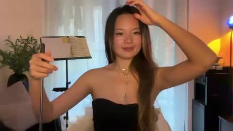 Luna online show from 03/20/26, 12:15