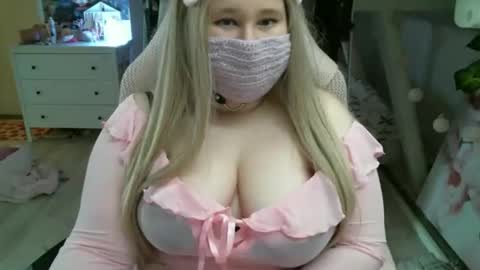 Snapshot of lunalulls chatting on 03/09/26, 12:31 lunalulls online show from 03/09/26, 12:31