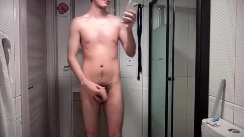 Snapshot of lunamalpica chatting on 12/29/24, 03:13 LunaPica online show from 12/29/24, 03:13