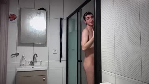 Snapshot of lunamalpica chatting on 01/01/25, 04:07 LunaPica online show from 01/01/25, 04:07