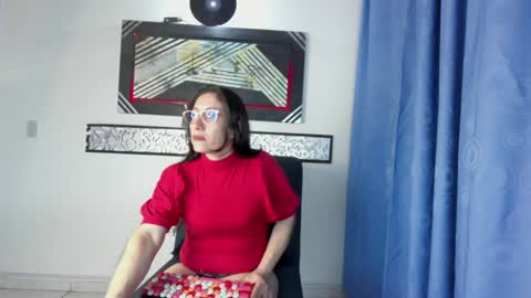 Snapshot of lunamilff chatting on 12/03/24, 06:37 Ln online show from 12/03/24, 06:37