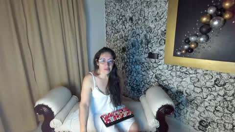 Snapshot of lunamilff chatting on 12/07/24, 02:53 Ln online show from 12/07/24, 02:53