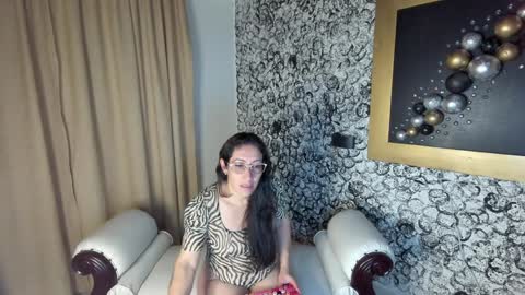 Snapshot of lunamilff chatting on 12/07/24, 05:59 Ln online show from 12/07/24, 05:59