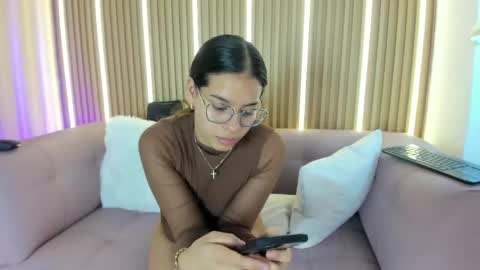 lunamillers_ online show from 06/03/26, 04:26