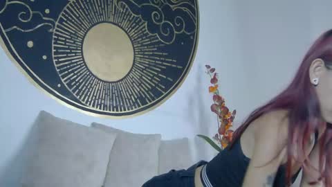 Luna online show from 09/16/25, 07:48