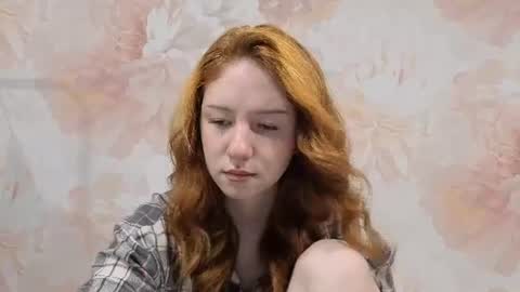 Snapshot of lunamiyu chatting on 07/23/26, 07:01 Sophie online show from 07/23/26, 07:01